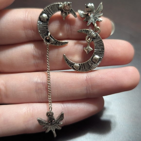 Hot Topic Silver Moon and Fairy Mismatch Earrings - Picture 3 of 4